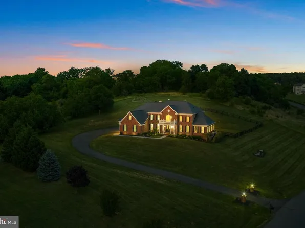 15064 Barlow Dr, Waterford, VA 20197