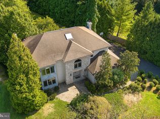 63 Locust Dr, Huntingdon Valley, PA 19006