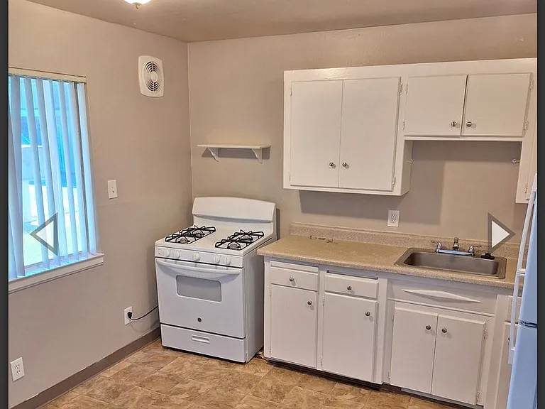 2311-2315 Laramie Ln — Photo 7