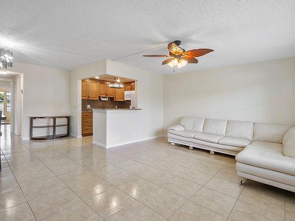 4th image of 1073 Cambridge D