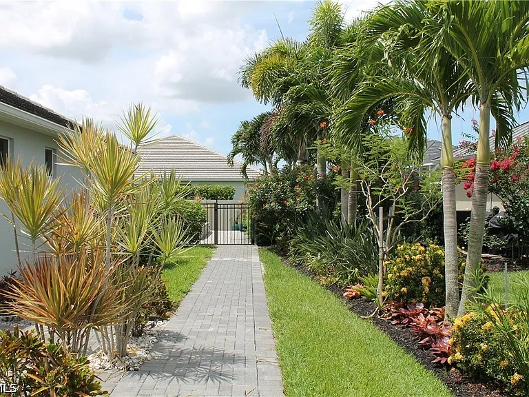 2736 Lambay Ct — Photo 7