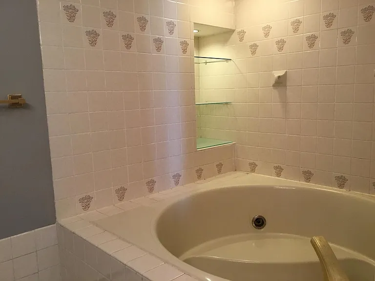 Tub