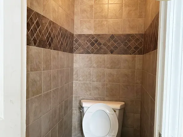 1013 Avenue M image 11 of 17