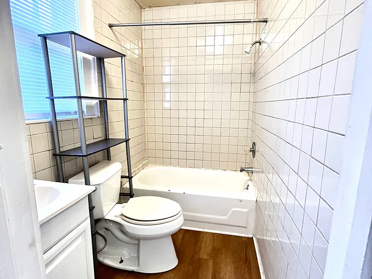 1729 E Franklin St — Photo 5