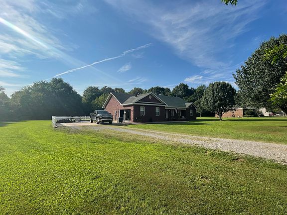 4th image of 102 Water Oak Dr