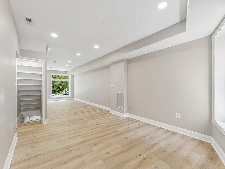 2440 McCulloh St — Photo 9