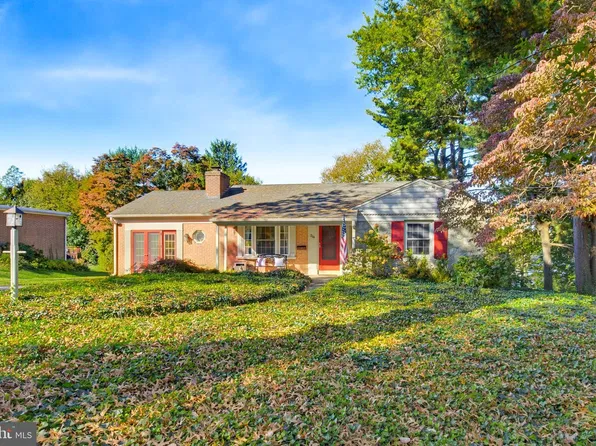 204 Eisenhower Blvd, Lancaster, PA 17603