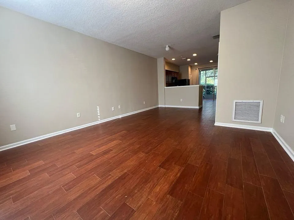 2 bed, 2.5 bath, 1184 sqft, $1,850 — Photo 3