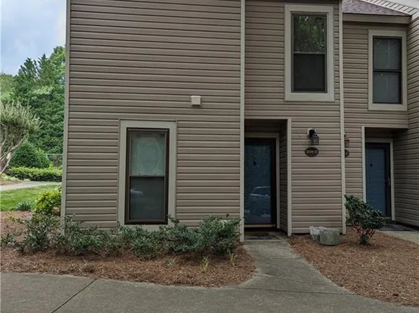 209 Village Ln Unit D, Greensboro, NC 27409