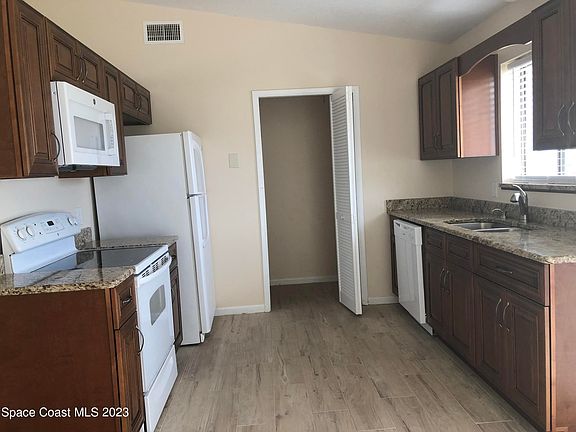 2nd image of 963 Granata Ave SE