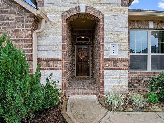 3rd image of 1518 Judson Oak Dr