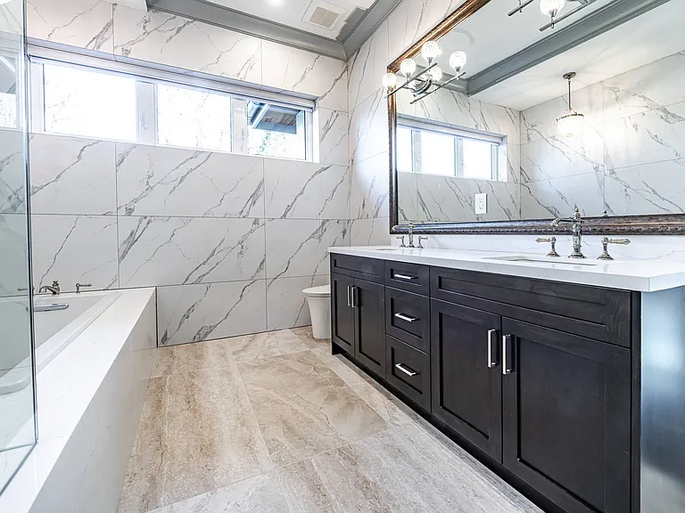 1030 Devonshire Cres — Photo 10