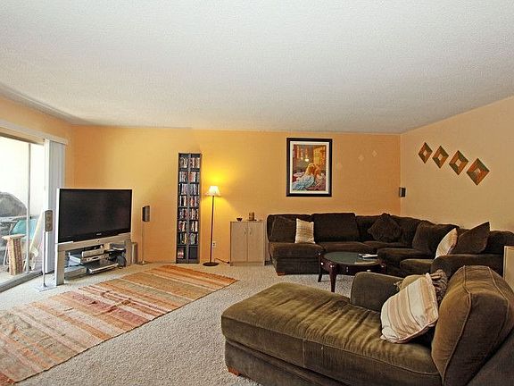 3rd image of 5625 Sumner Way Unit 104