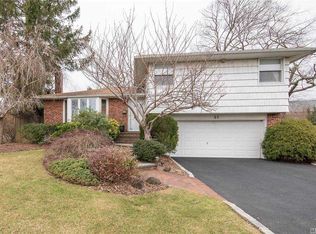 41 Maplewood Dr, Plainview, NY 11803