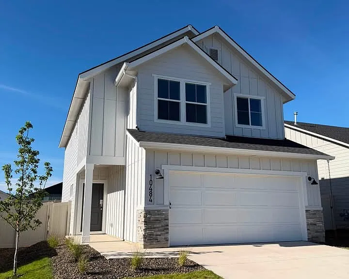 10484 W Teratai St — Photo 1