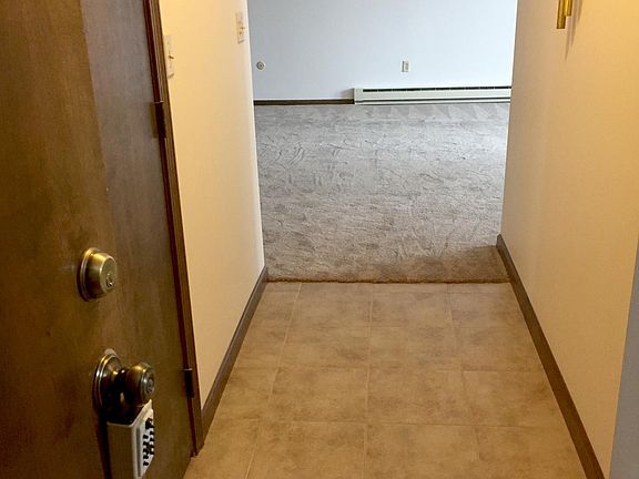 2nd image of 376 Twilight Dr APT 4