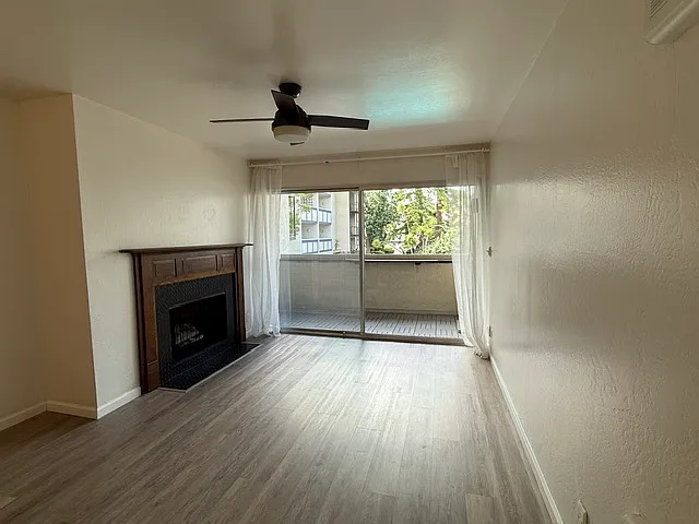 2 bed, $3,075 — Photo 3