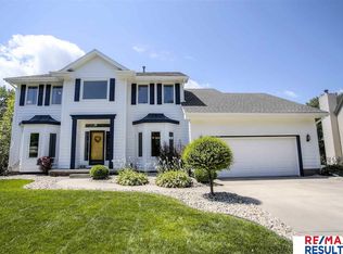 17121 Weir St, Omaha, NE 68135