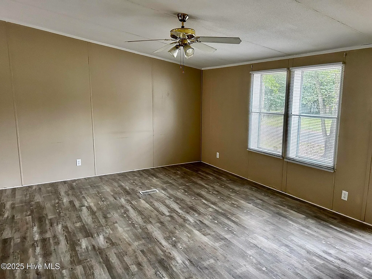 4 bed, 2.0 bath, $1,600 — Photo 4