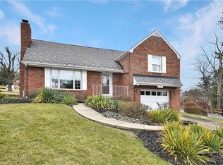 1102 McKnight Dr, Bethel Park, PA 15102