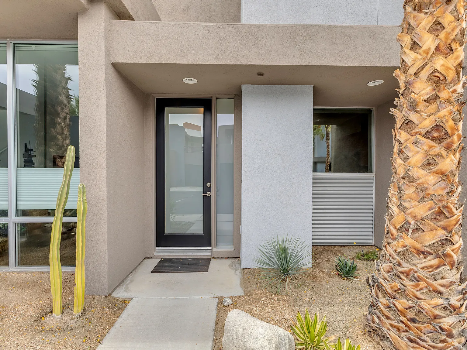 2 bed, 2.5 bath, 1306 sqft, $3,295 — Photo 2