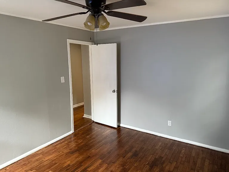 114 Amelia Ln SW — Photo 1