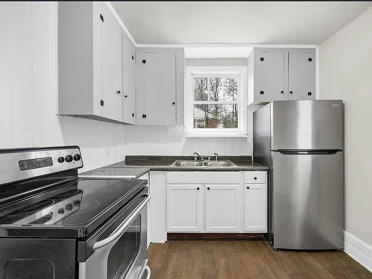 322 Glenn Ave — Photo 4