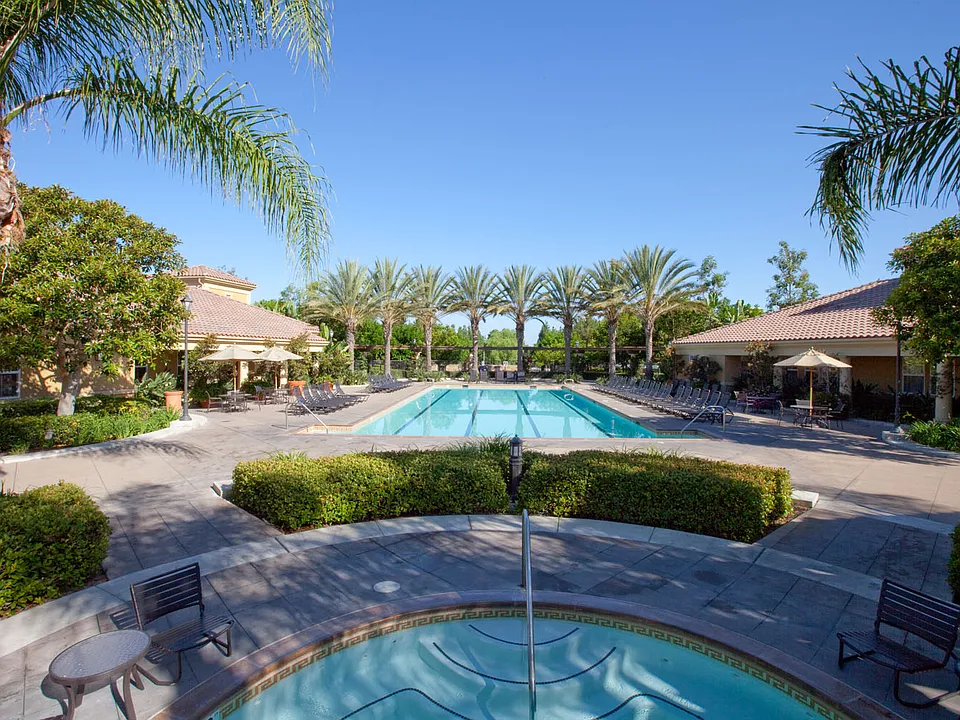 Oak Glen Apartment Homes