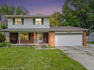 405 Terrace Dr, Flushing, MI 48433