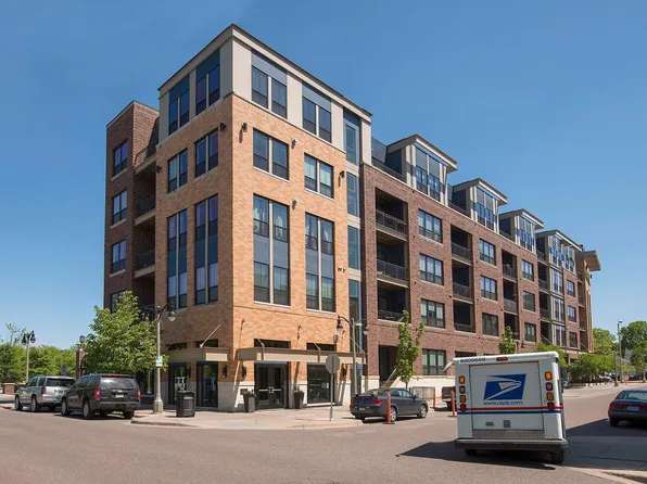 4525 Park Commons Dr Unit 202, Saint Louis Park, MN 55416