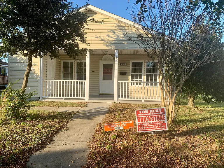 1202 Bay St — Photo 10