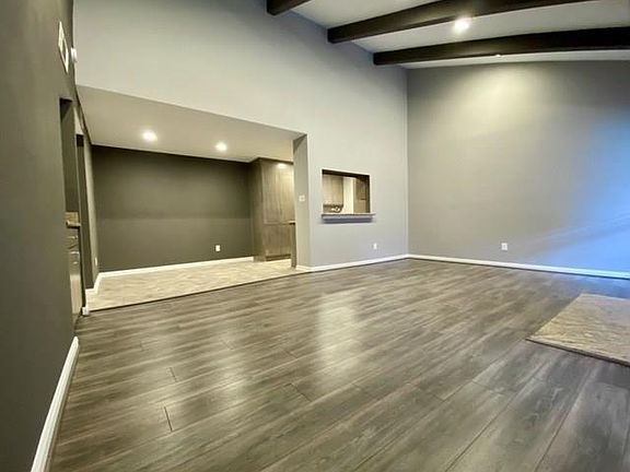 4th image of 1100 Augusta Dr APT 14