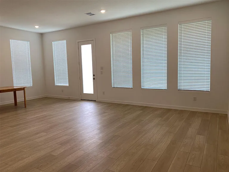 4523 Sunny Hazel Ln — Photo 5
