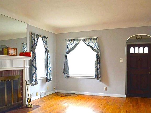 2nd image of 1532 Beech St