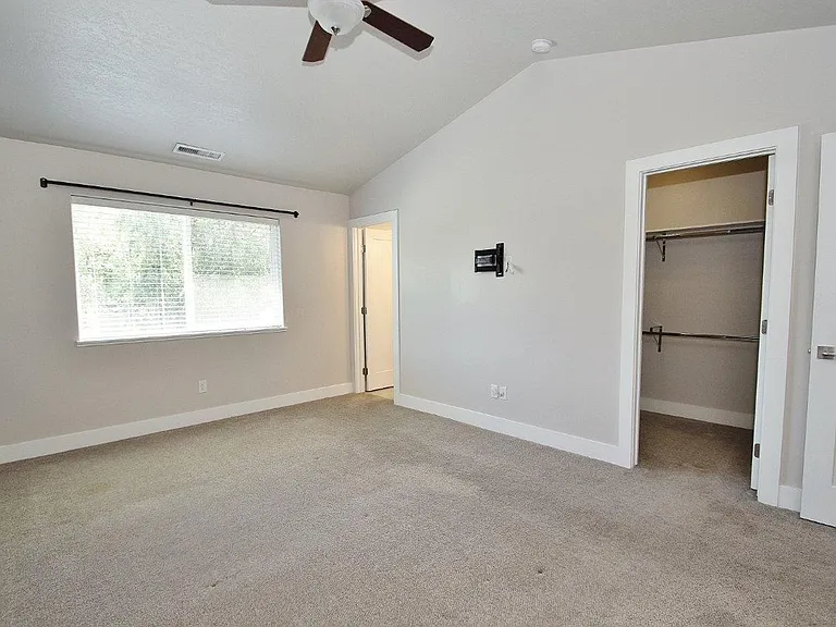 5052 N Alworth St — Photo 14
