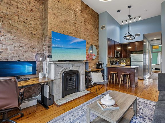 4th image of 229 3rd St APT 4L