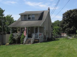 6 Police Grove Rd, Drums, PA 18222