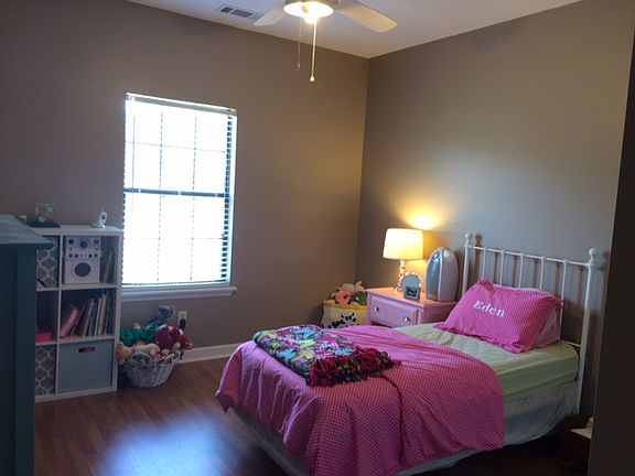 Front bedroom 