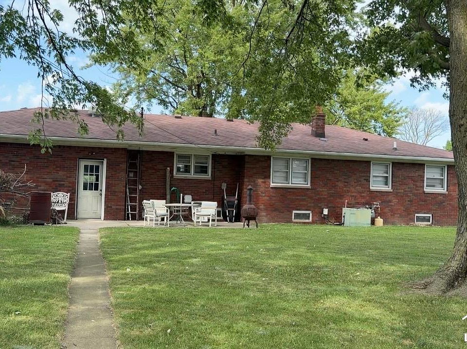 2nd image of 5023 W Albain Rd
