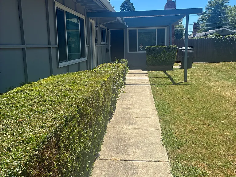 3726 El Camino Ave — Photo 3