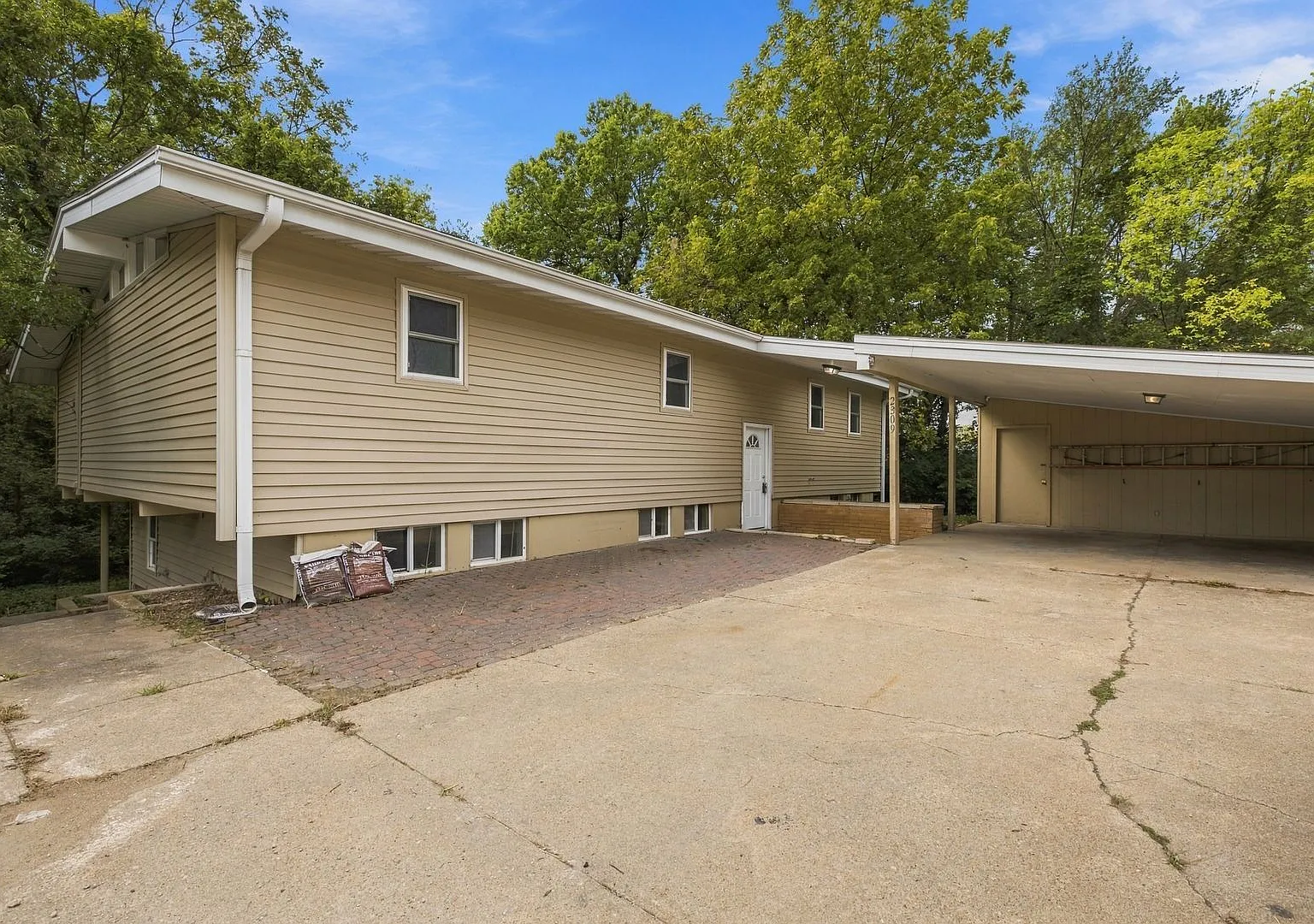 Please View 3D Virtual Walk-Through Before Scheduling a Showing — Photo 1