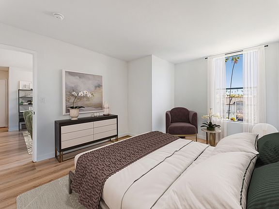 5th image of 134 N Mariposa Ave APT 210