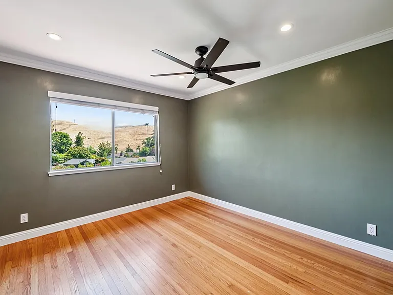 486 Butterfield Pl — Photo 11