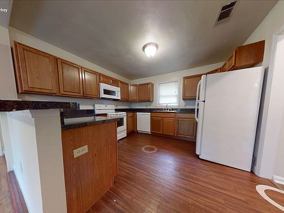 4th image of 1647 Sharkey St