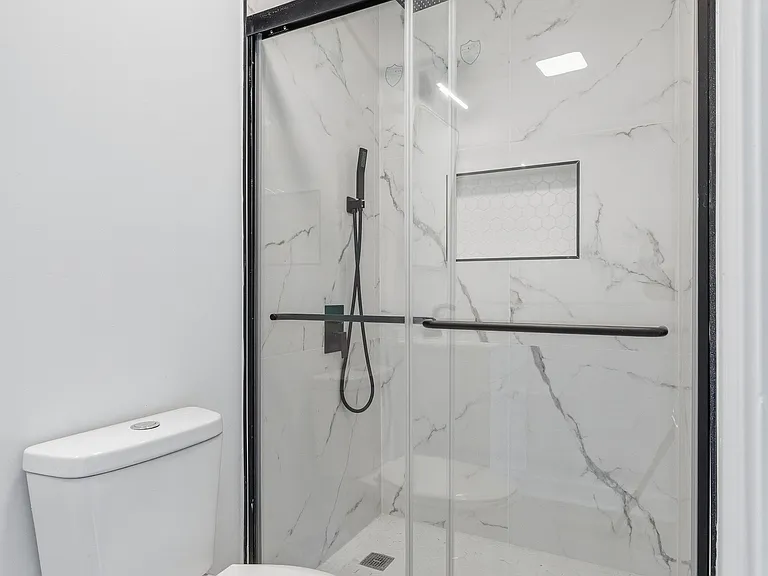 1441 W Lynn Dr — Photo 14
