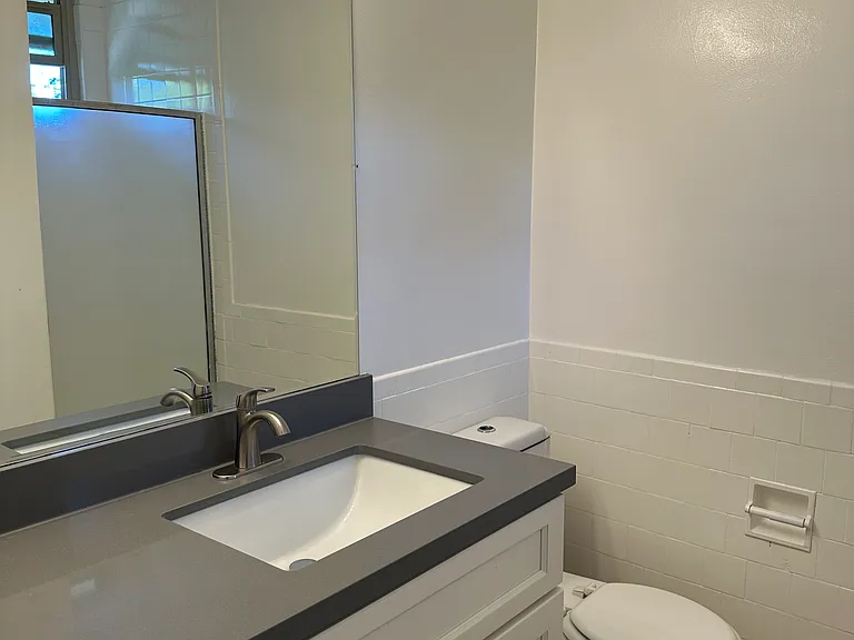 200 Pine Ave — Photo 3