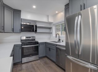 671 S Riverside Dr APT 4, Palm Springs, CA 92264