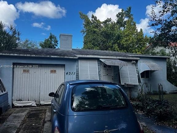4th image of 4311 SW 13th Ter