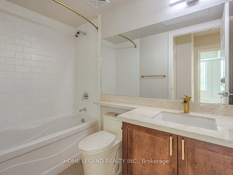 39 Upper Duke Cres #215 — Photo 16
