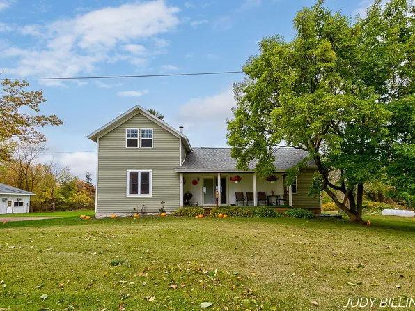 1676 68th St, Fennville, MI 49408